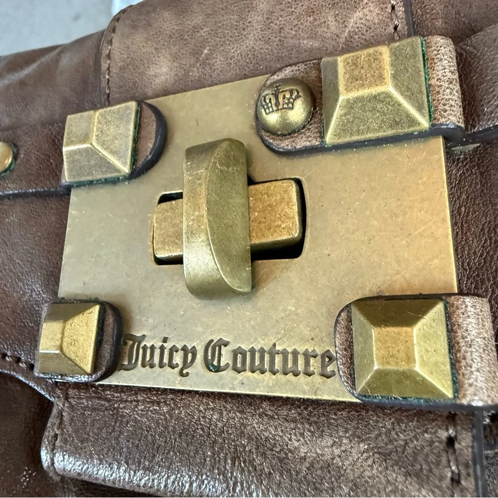 Juicy Couture Brown Distressed Leather Steampunk Clutch Bag Gold 🔒  Y2K